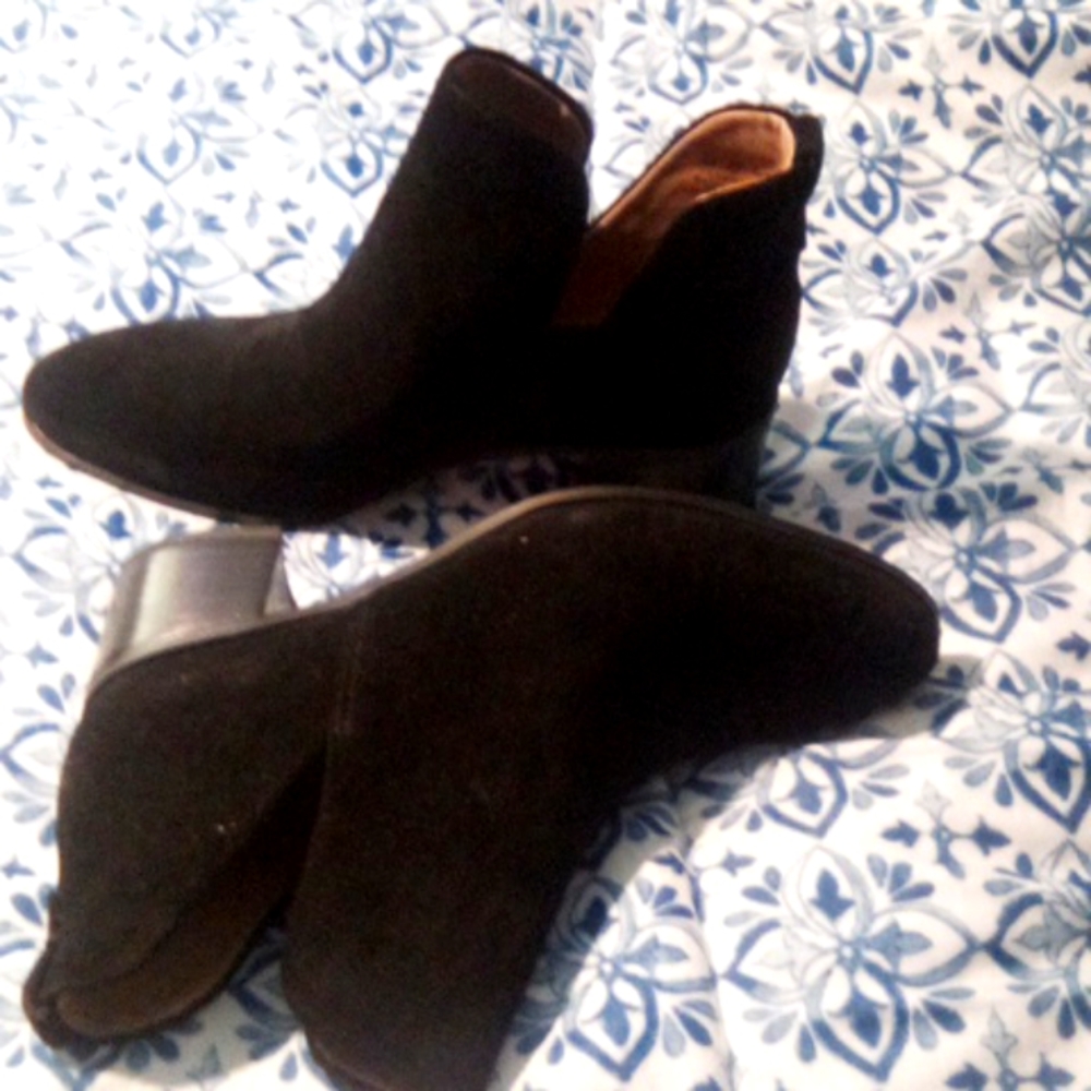 Ankle boots